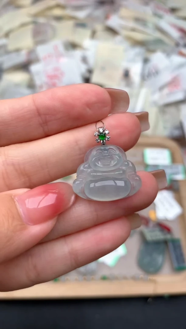 18K金镶嵌挂件翡翠一