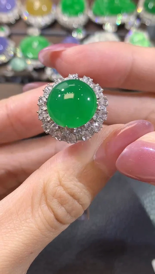 翡翠戒指18K金镶嵌D22一件