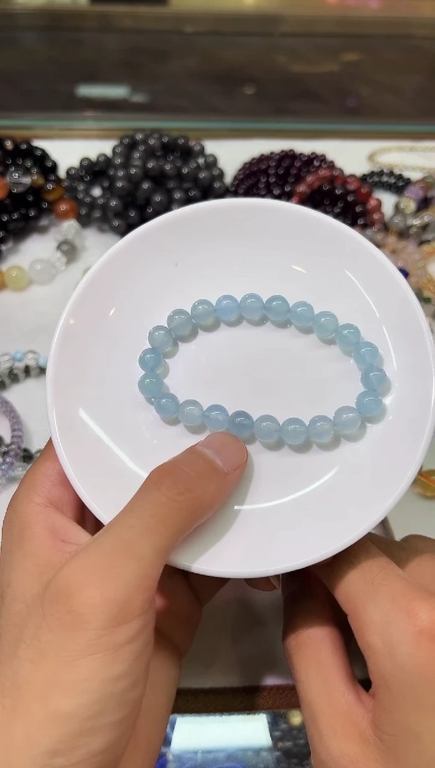 未镶嵌手串海蓝宝石旺****?海蓝宝手串 多样性发其一