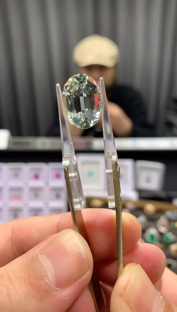 【闪购商品】绿柱石裸石未镶嵌一粒8ct  26