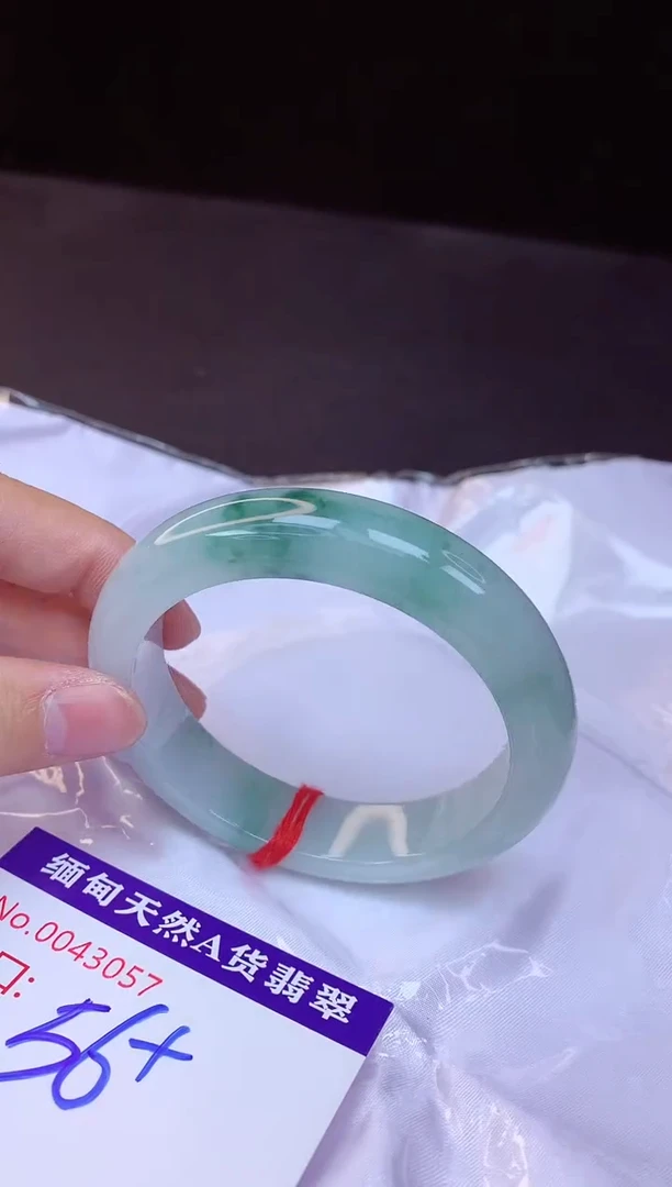 【闪购商品】翡翠手镯未镶嵌56+