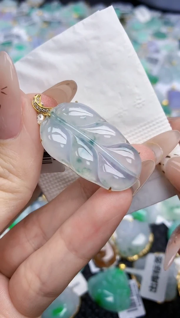 翡翠18K金镶嵌颈饰688   天然翡翠A货