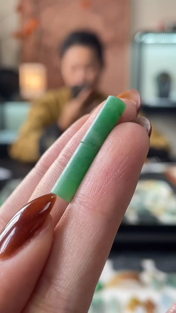 【闪购商品】定制翡翠未镶嵌14.3*5.4筒珠600