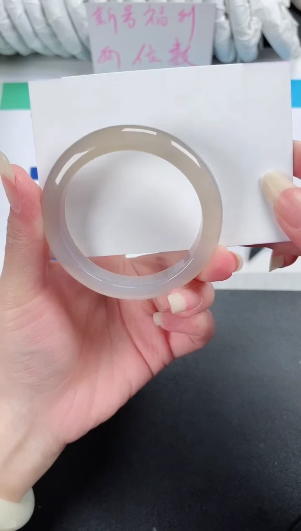 【闪购商品】石英质玉手镯未镶嵌158-51.7