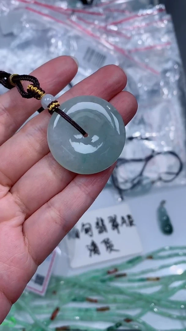 颈饰未镶嵌翡翠吊坠