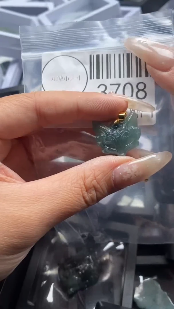 颈饰未镶嵌翡翠3708