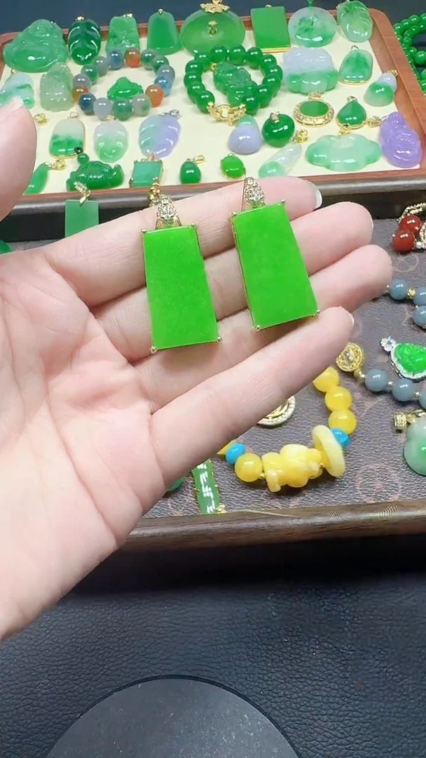 吊坠(赠链)14K金镶嵌翡翠梯形无事牌镶嵌