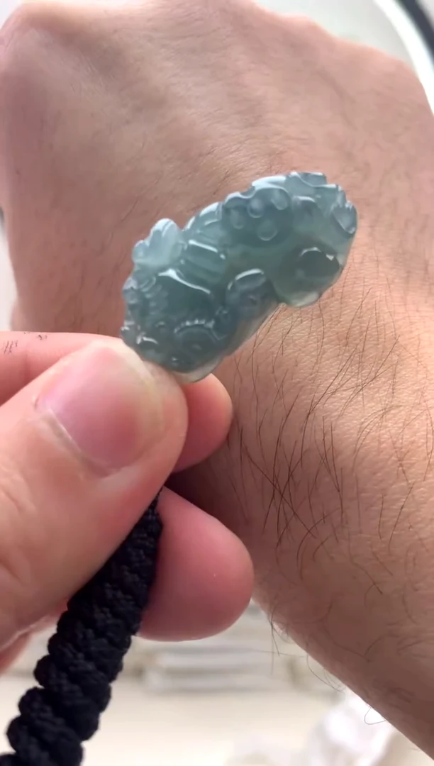 颈饰未镶嵌翡翠貔貅