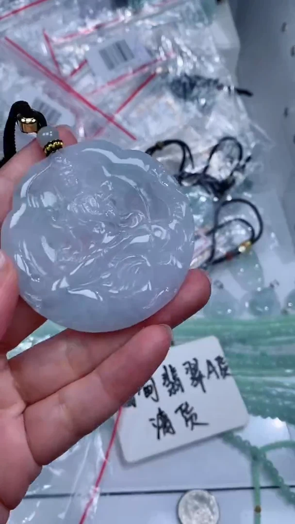 颈饰未镶嵌翡翠吊坠