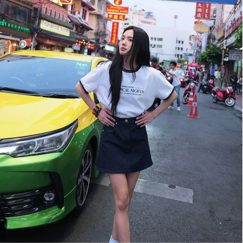 0207 SPELL2025春季新品热带锁边T恤圆领字母印花撞色设计上衣女