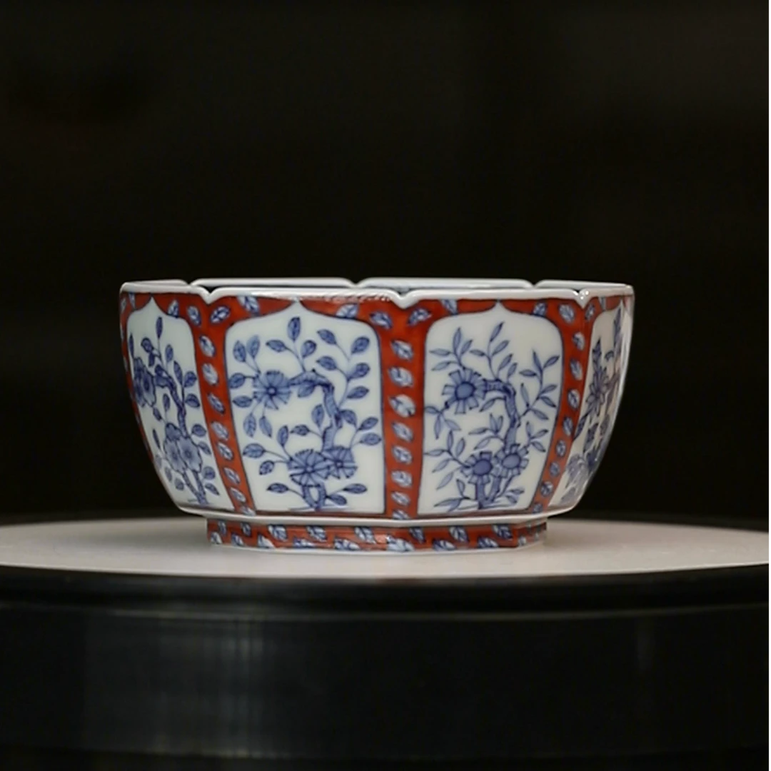 1.3a/m2c84/青花花卉开窗八方杯