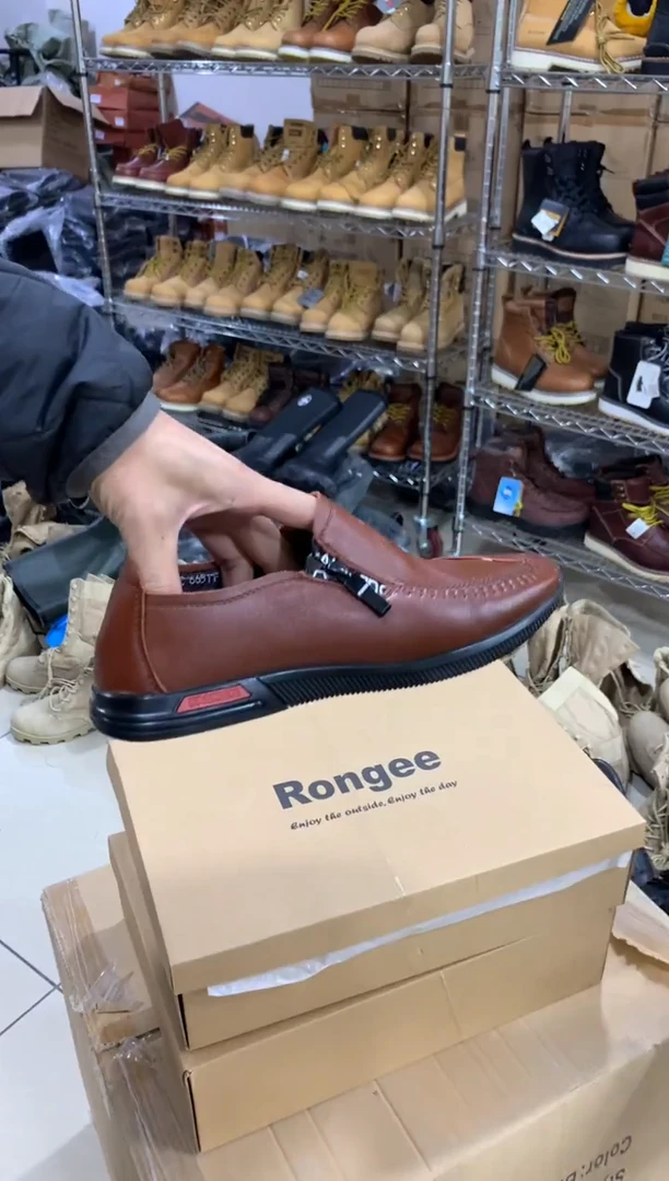 织物41码，433号，运动鞋码，瑕疵处理可能脱胶裂皮，无售后介意勿拍