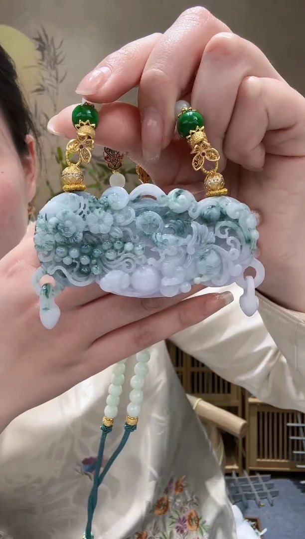 【闪购商品】翡翠颈饰未镶嵌吊坠