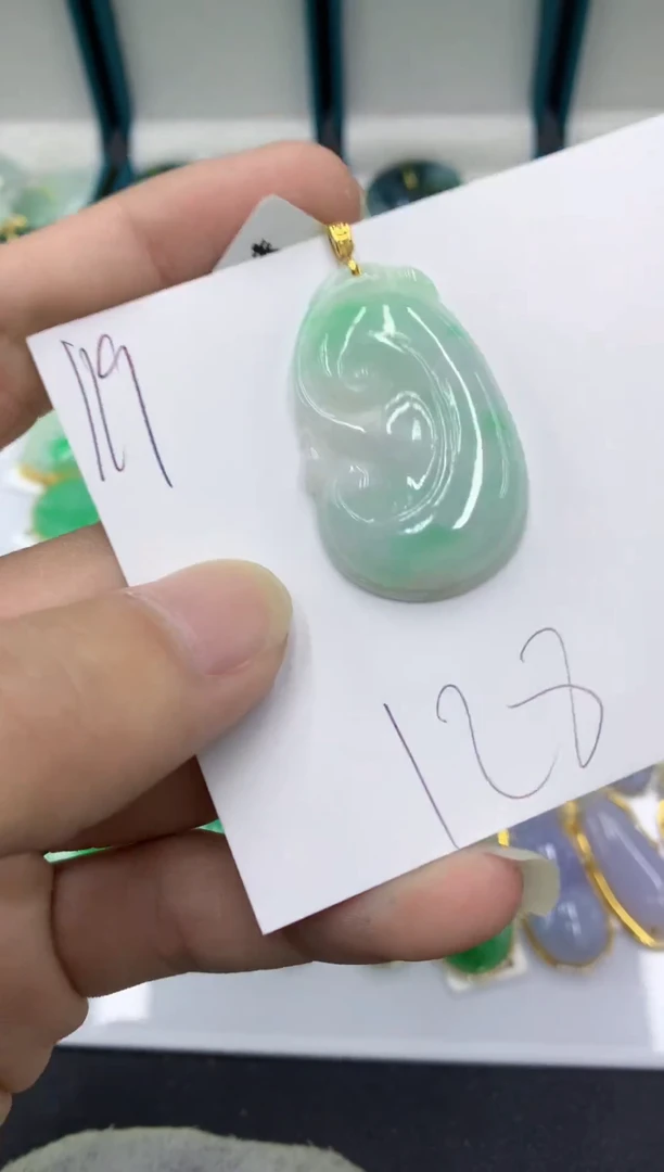 【闪购商品】翡翠颈饰18K金镶嵌翡翠