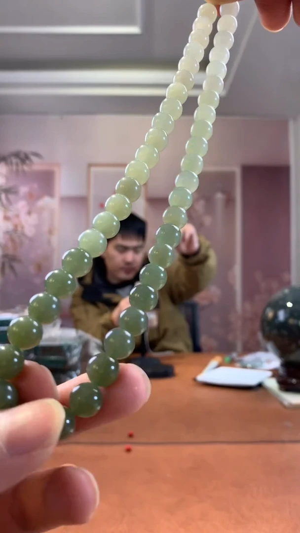 【闪购商品】和田玉项链未镶嵌渐变项链