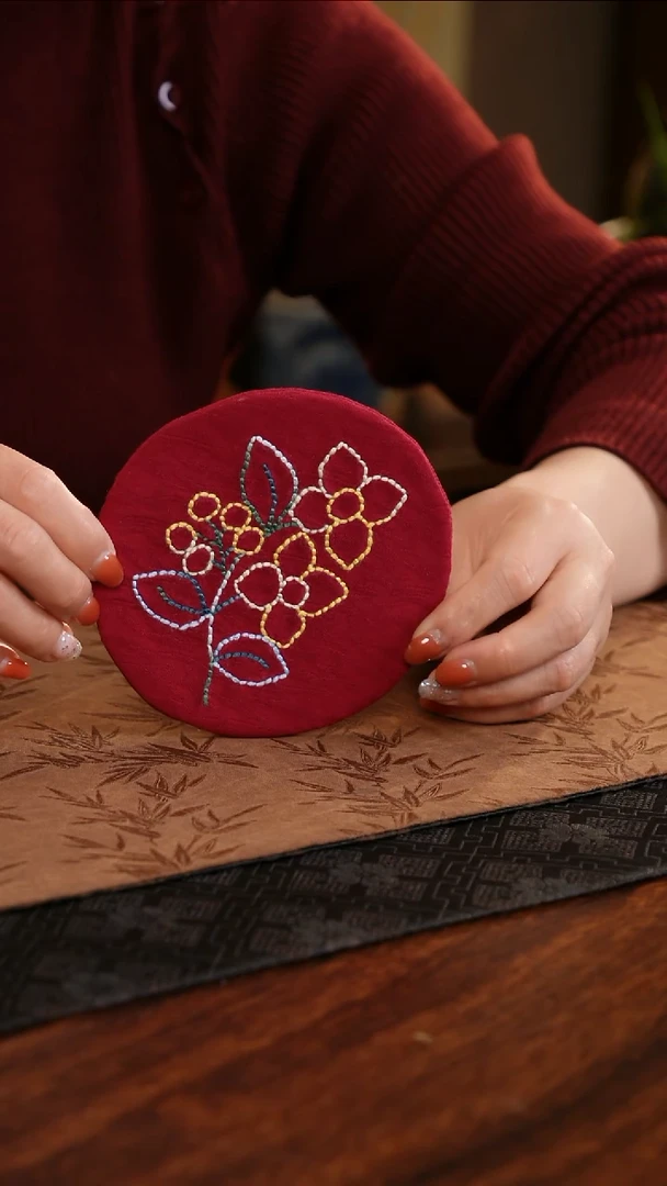 【闪购商品】织绣花卉圆形小号杯垫E款