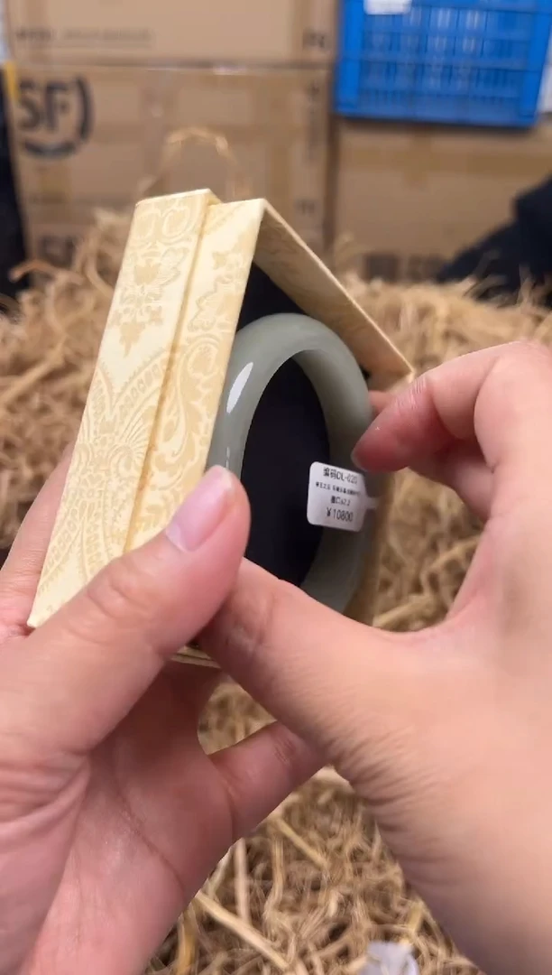 未镶嵌手镯石英质玉DL-020