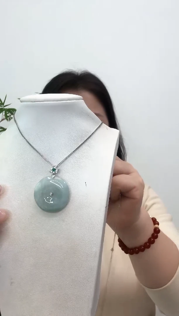 【闪购商品】翡翠吊坠(赠链)银S925镶嵌平安扣