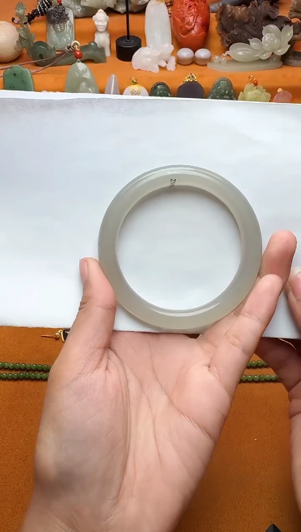 【闪购商品】和田玉未镶嵌手镯56圈口03