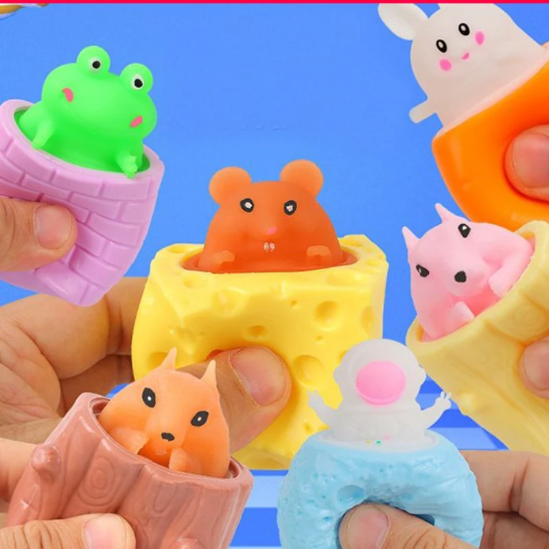 创意黄色松鼠杯 捏捏乐玩具 芝士奶酪老鼠 解压发泄神器