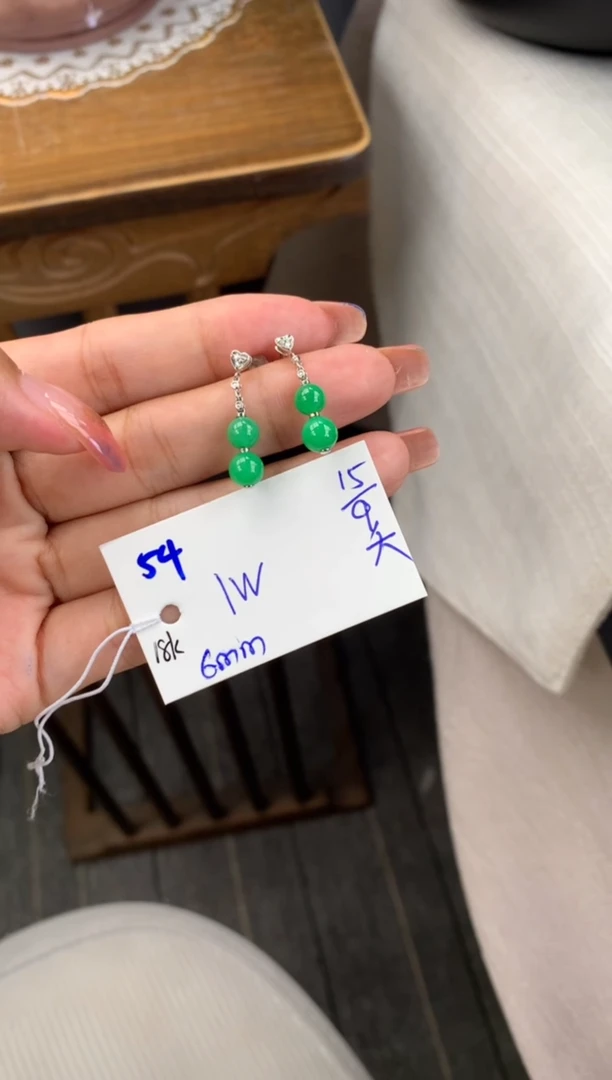 18K金镶嵌翡翠耳饰耳饰