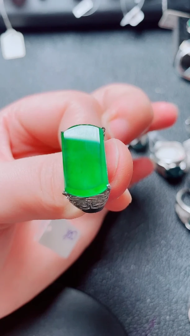 银S925镶嵌戒指翡翠1