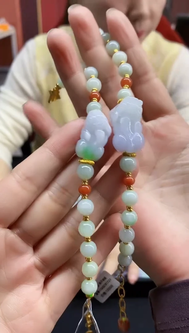 颈饰未镶嵌翡翠手串