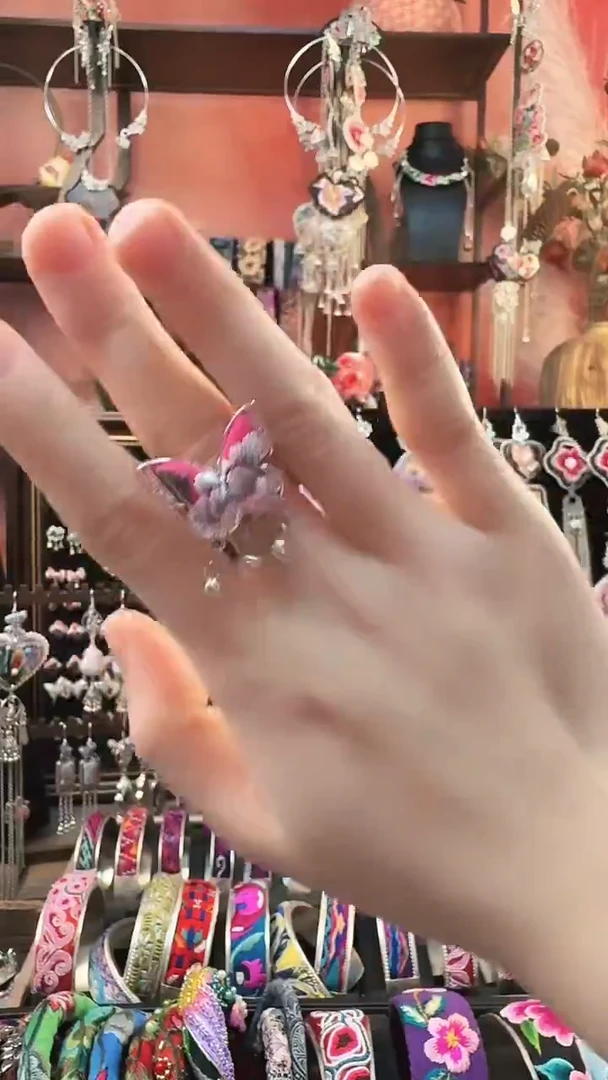 织绣 云织谣民族风精美饰品  400