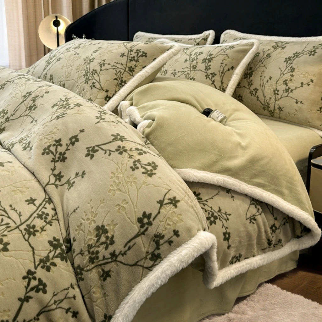 轻奢雕花牛奶绒四件套秋冬仿兔毛包边加厚被套床单款床笠款四件套