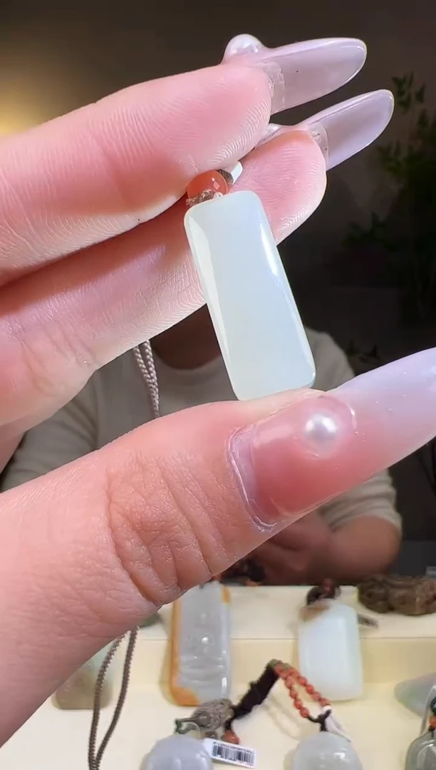 【闪购商品】和田玉颈饰未镶嵌无事牌4603