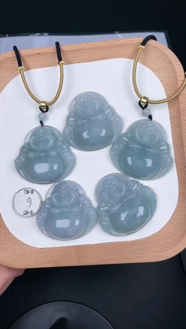 翡翠未镶嵌颈饰LH037翡翠油冰绿大佛（多样性发其一）