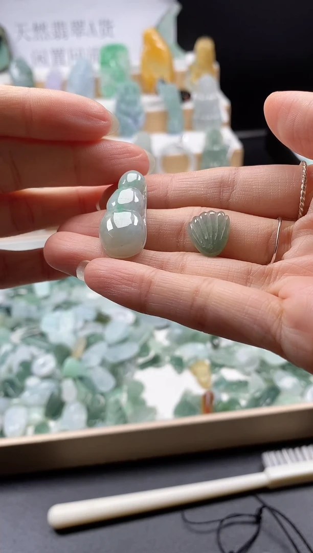 翡翠未镶嵌颈饰吊坠101