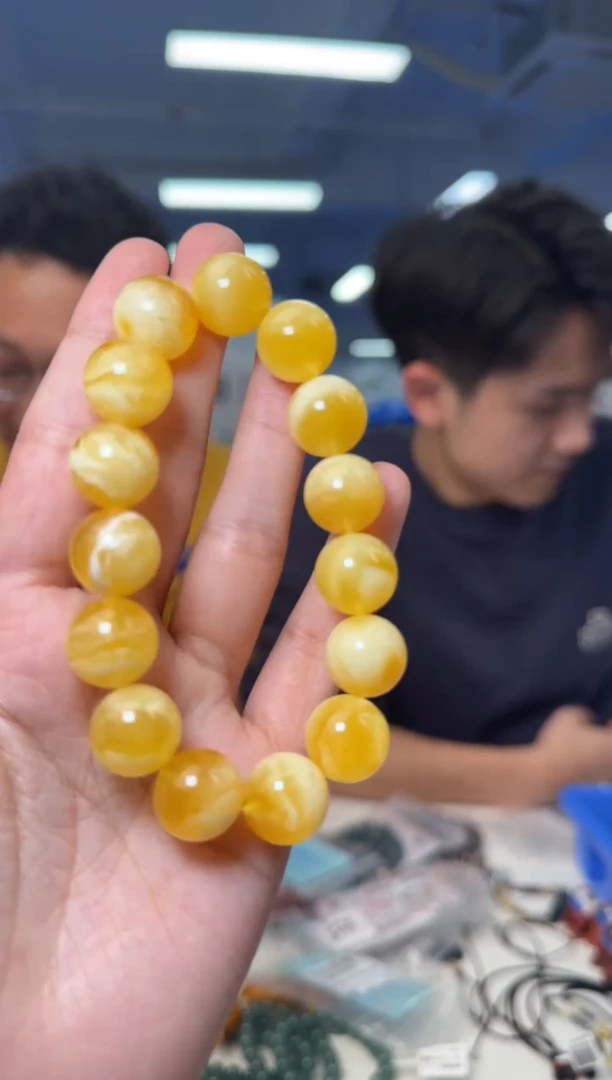 【闪购商品】琥珀手链未镶嵌约14mm俄料金绞白花蜜蜡圆珠单圈