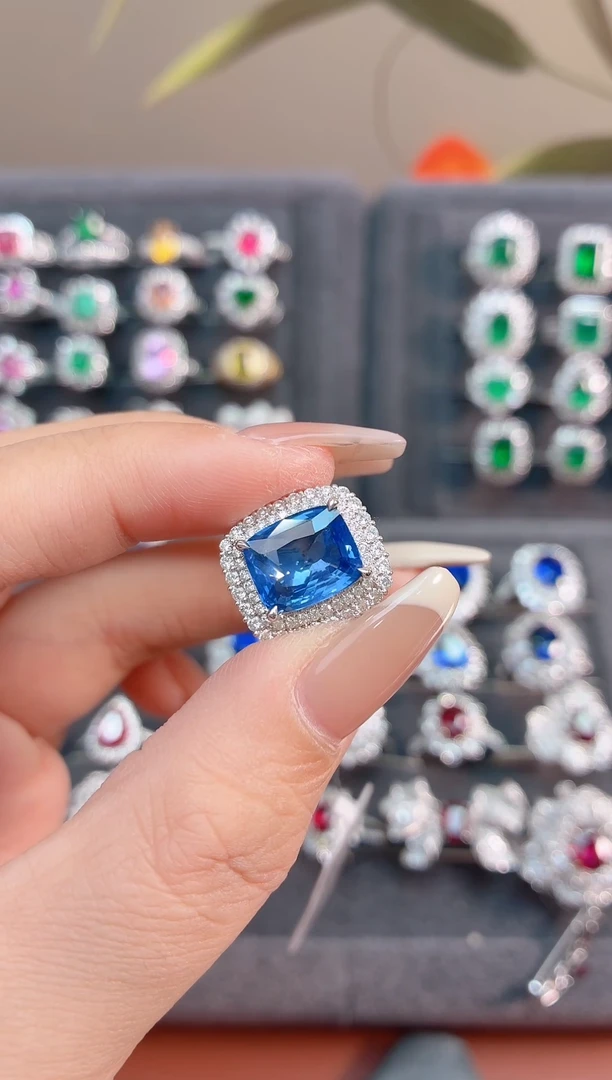 戒指+吊坠两用款蓝宝石18K金镶嵌-4.03克拉*无烧