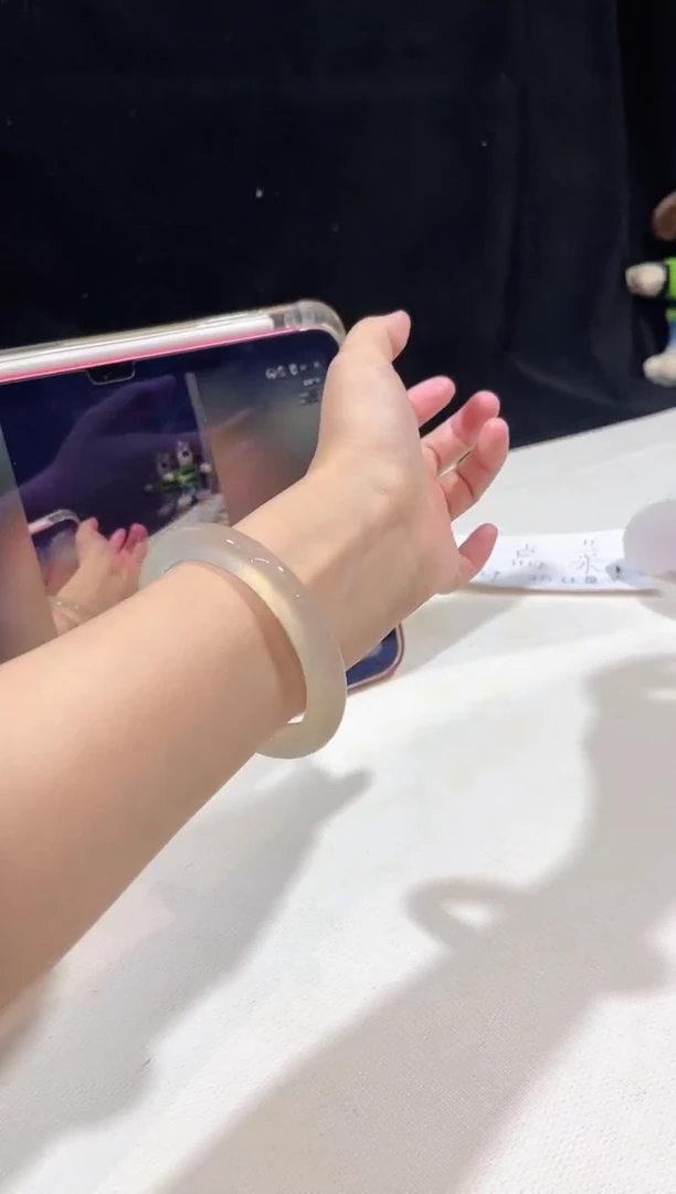 玛瑙/玉髓手镯未镶嵌58.4鉴赏期48小时