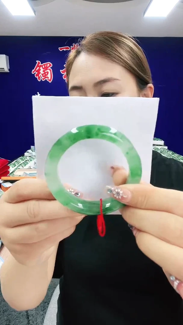 未镶嵌手镯石英质玉（非洲翠）1