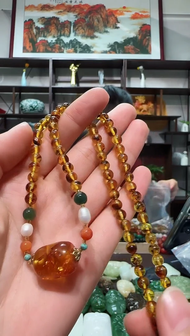 琥珀（花珀）颈饰未镶嵌