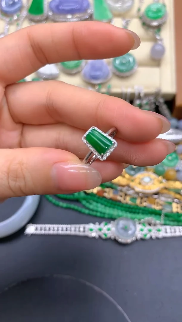 【闪购商品】翡翠戒指18K金镶嵌159-中国好珍宝