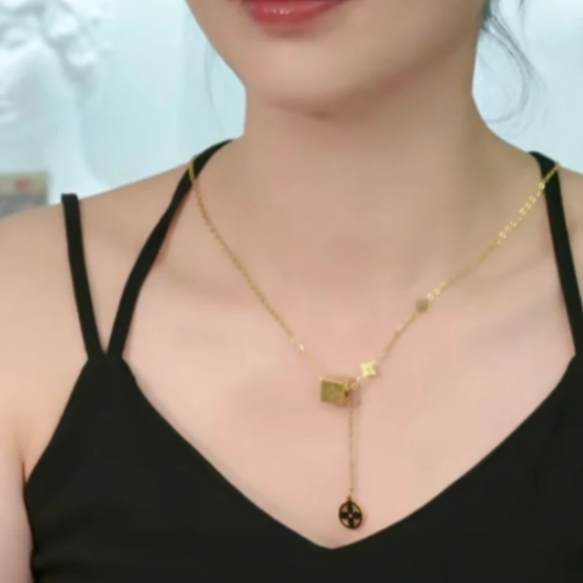 DAYHAO 钛钢项链  轻奢小方糖项链890