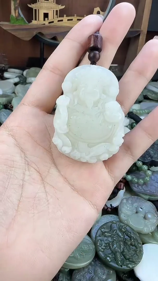 颈饰未镶嵌和田玉1