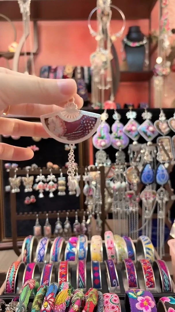 织绣翠***^ 云织谣民族风精美饰品   101