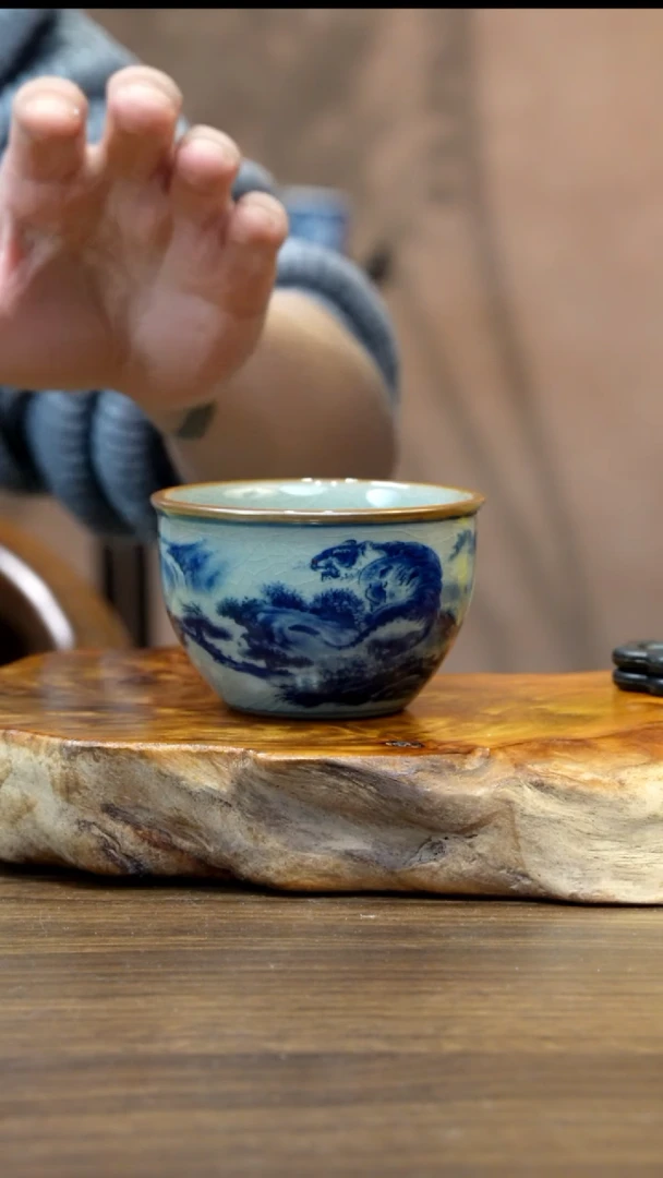 景德镇陶瓷虎啸风生缸杯
