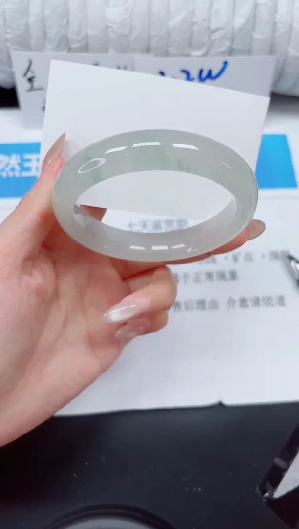 未镶嵌手镯石英质玉120-58