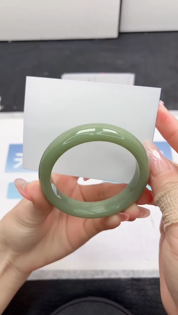 【闪购商品】石英质玉手镯未镶嵌119-54.5