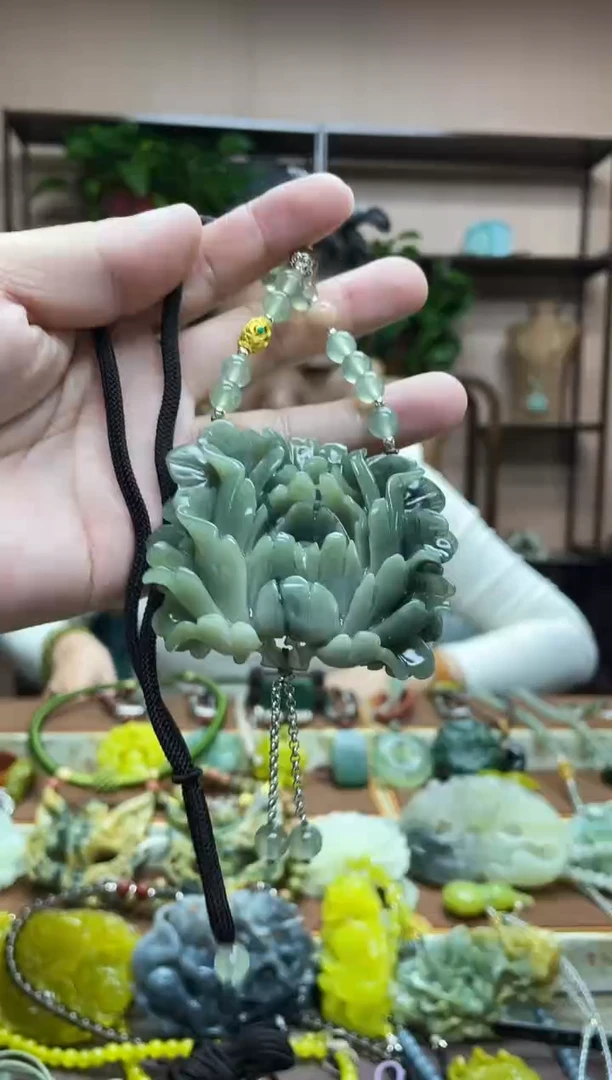 未镶嵌岫玉吊坠·