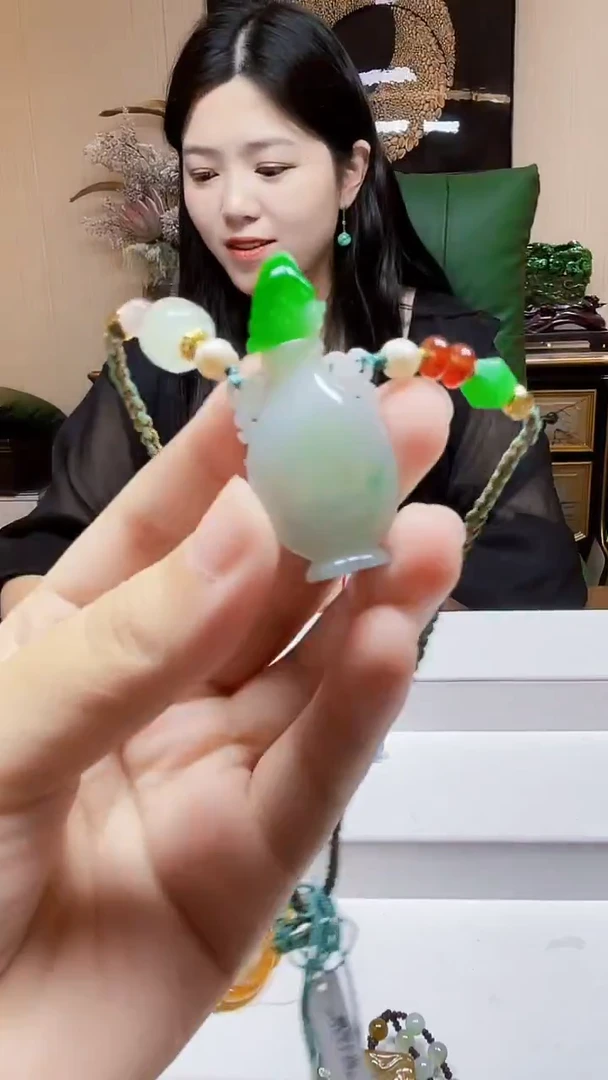 未镶嵌定制翡翠吊坠175