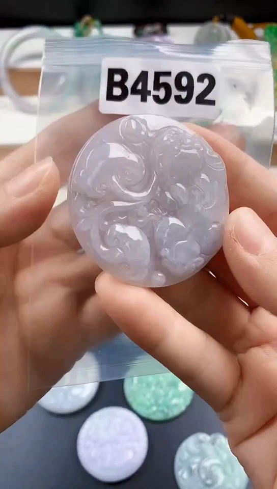 颈饰未镶嵌翡翠天然翡翠吊坠挂件