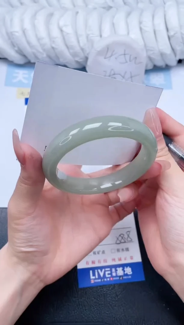 石英质玉手镯未镶嵌T110-58.8