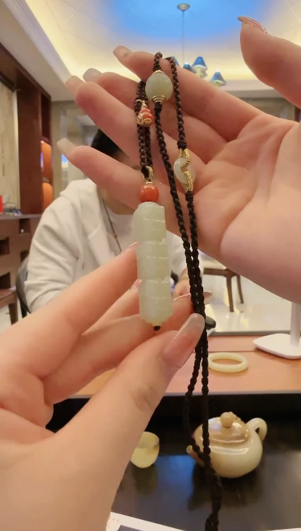 【闪购商品】和田玉挂件未镶嵌甘黄玉琮多样发发一件