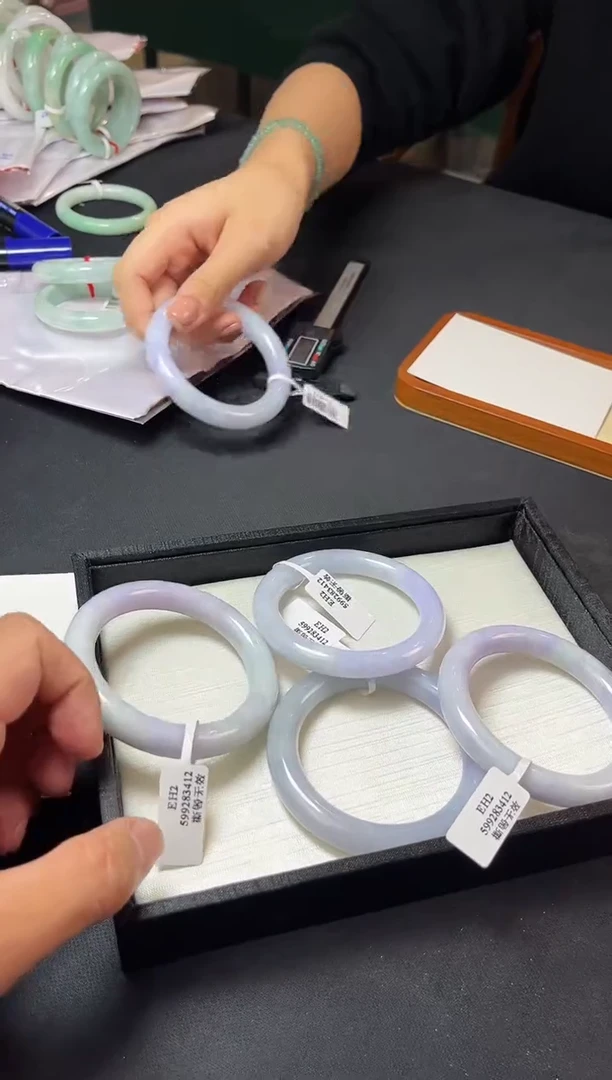 未镶嵌手镯翡翠10741/多样性发一个